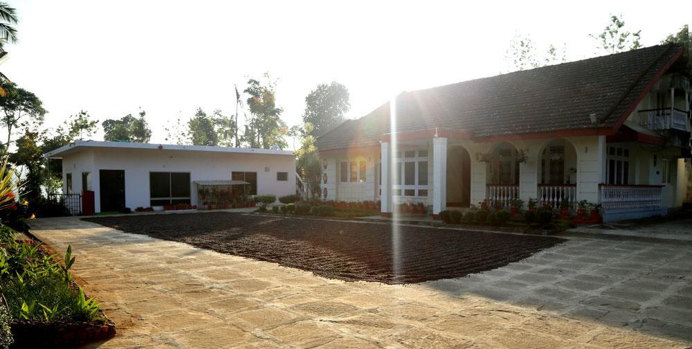 Coffee Native - A Family Homestay Mudigere